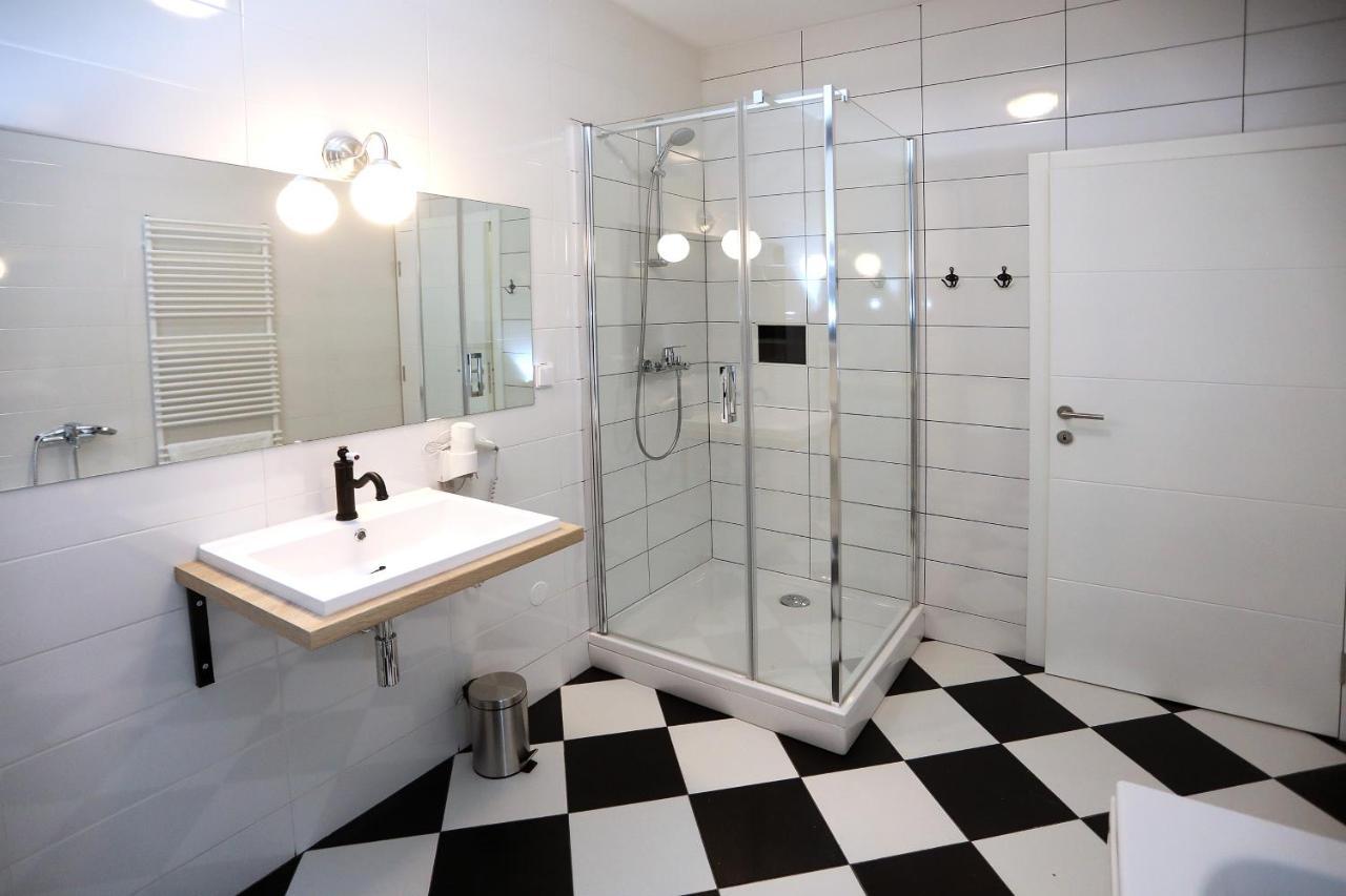 Home Apartmani I Sobe Osijek Exterior foto