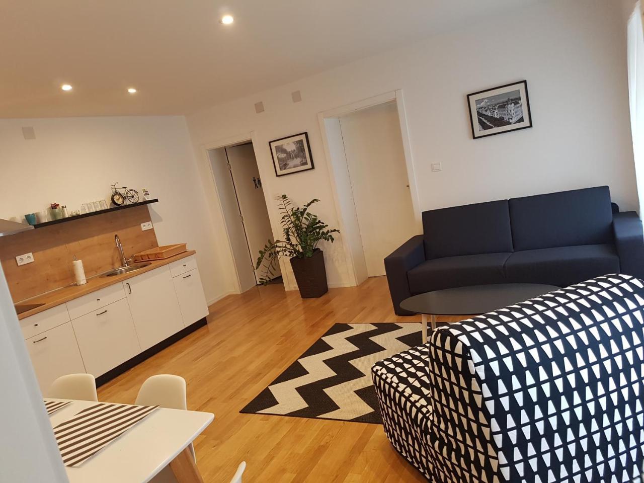 Home Apartmani I Sobe Osijek Exterior foto