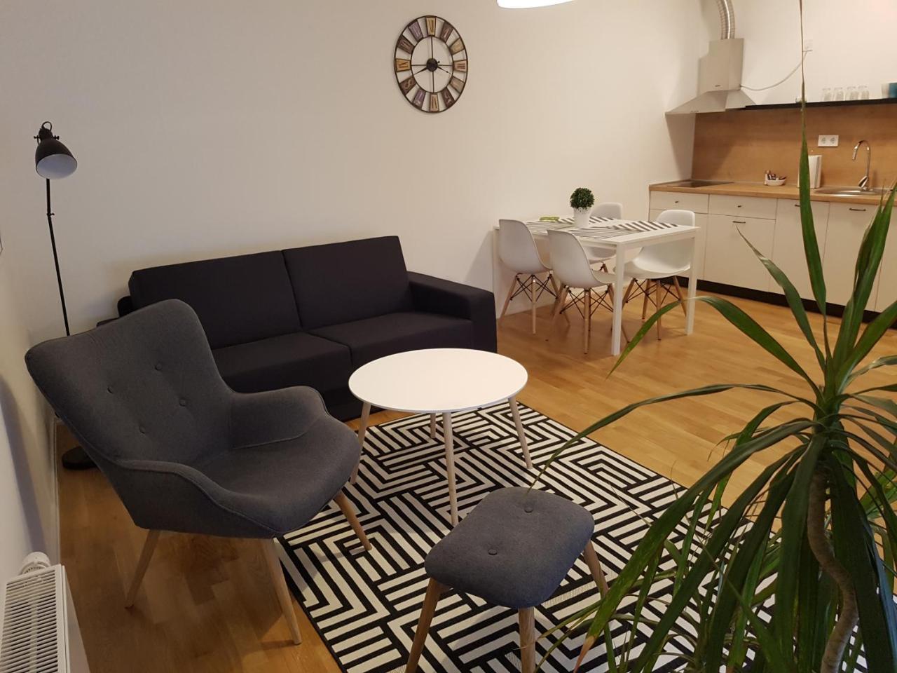 Home Apartmani I Sobe Osijek Exterior foto