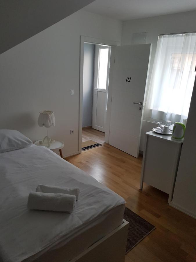 Home Apartmani I Sobe Osijek Exterior foto